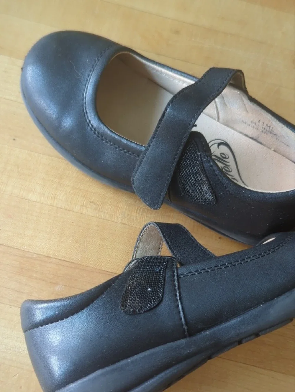 Two Pair Bundle Size 11 Leapord Print And Black Leather Kids